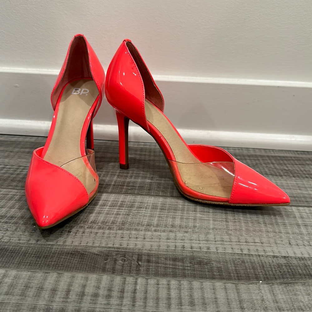 GORGEOUS LIGHTLY WORN BP HEELS